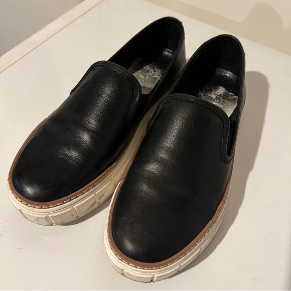 Vince Camuto womens slip-on shoes/sneakers, size 6M/36.5, leather, black - Picture 4 of 6